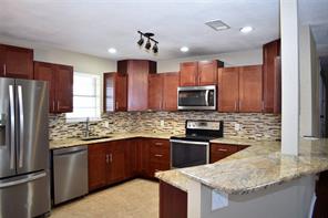 1207 E Fitzgerald Street - Photo 4