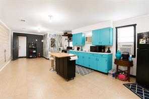 1112 Spruiell Street - Photo 7