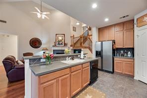 1660 Meadows Avenue - Photo 14
