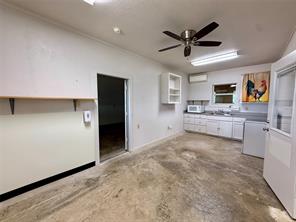 20959 Hwy 281 - Photo 4