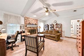 105 Virginia - Photo 4