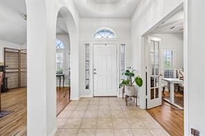 204 Sherwood Drive - Photo 3