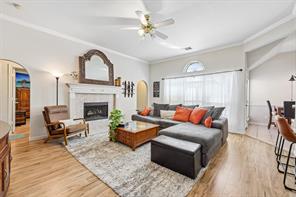 204 Sherwood Drive - Photo 4
