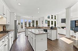 614 Castle Creek Drive - Photo 13