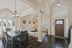 324 Ambrose Drive - Photo 3