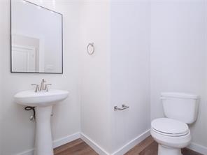 712 N Sycamore - Photo 13