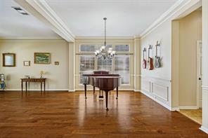 821 Shorewood Drive - Photo 4