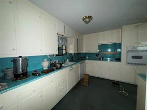 1016 Usher Street - Photo 2