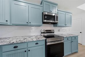 61 Lee Boulevard - Photo 10