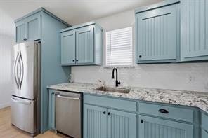 61 Lee Boulevard - Photo 11