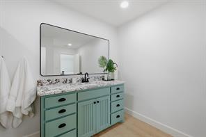 61 Lee Boulevard - Photo 18