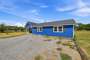 61 Lee Boulevard - Photo 2