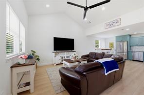 61 Lee Boulevard - Photo 5