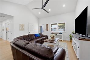61 Lee Boulevard - Photo 7