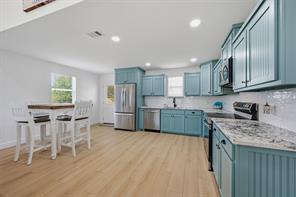 61 Lee Boulevard - Photo 8