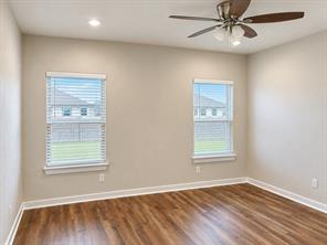 3840 Skylane Avenue - Photo 4