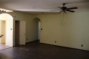 127 LYNNE - Photo 4