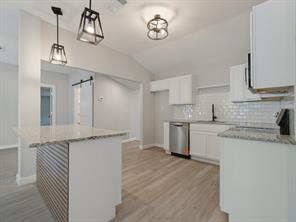 107 N Avenue P - Photo 10