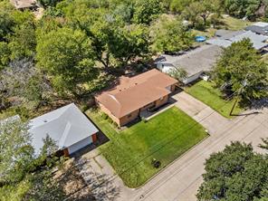 1134 Usher Street - Photo 2