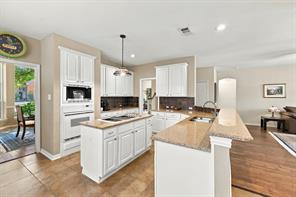 942 Village Parkway - Photo 7