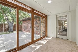 541 Briarglen Drive - Photo 33