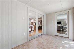 541 Briarglen Drive - Photo 35