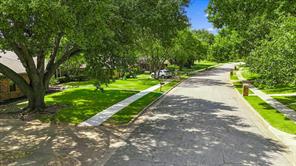 541 Briarglen Drive - Photo 5