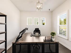 508 N Pecan Parkway - Photo 2