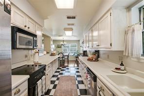 1406 Doral Court - Photo 5