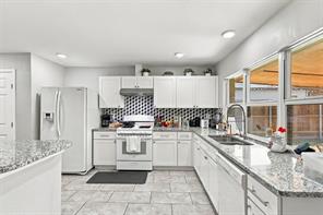 1444 Applegate Drive - Photo 8