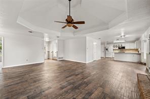 812 Regina Drive - Photo 3