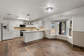 812 Regina Drive - Photo 4