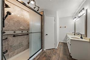 812 Regina Drive - Photo 9