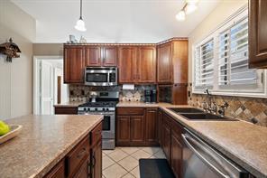 1633 Crosshaven Drive - Photo 8