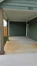 931 W Elm Street - Photo 2