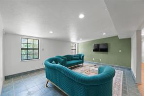 803 Green Tree Court - Photo 10