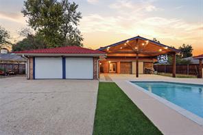 1010 Florence Drive - Photo 2