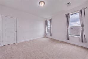 1802 Southpointe Xing - Photo 33