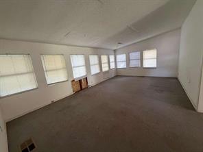 325 County Road 1768 - Photo 10