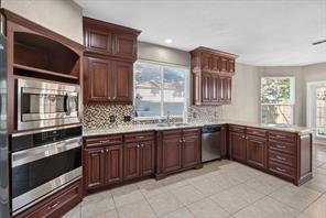 448 Halifax Drive - Photo 15