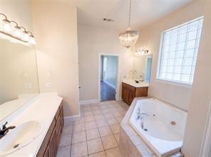 9313 Dosier Cove W - Photo 10