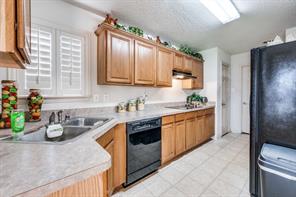 1606 Cancun Drive - Photo 2
