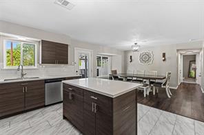128 E Johnson Street - Photo 10