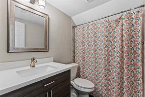 128 E Johnson Street - Photo 23