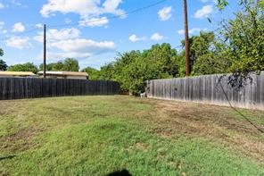 128 E Johnson Street - Photo 27