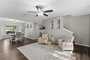 128 E Johnson Street - Photo 4